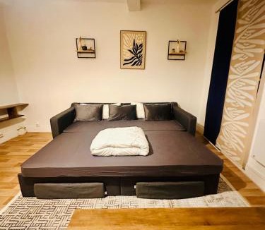 Bastide Saint-Louis Apartment | Liberté 38 - Close to Station and City Center