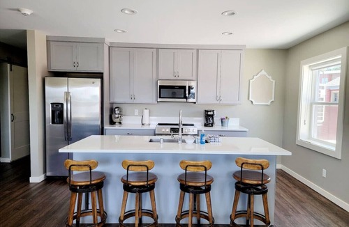 Poulsbo Apartment | Liberty Bay Loft, Water views!