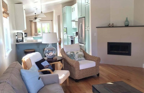 Westside Santa Cruz House | Liberty Cottage - Walk to Beach