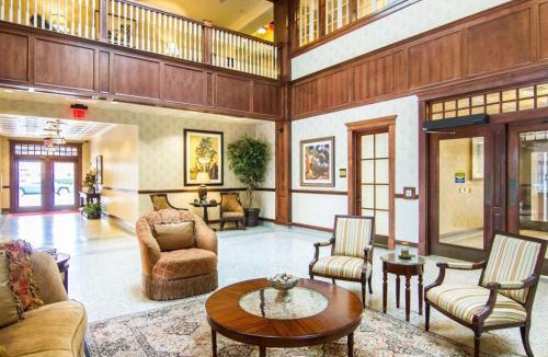 Cleburne Hotel | Liberty Hotel, an Ascend Collection Hotel