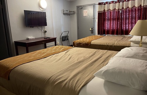 Bowmanville Hotel | Liberty Inn