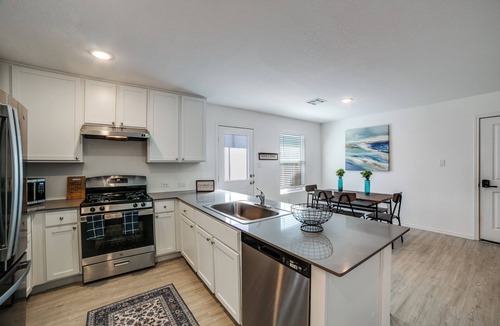 Southside House | Liberty Landing – Your Relaxing Home Base Minutes from SeaWorld & Lackland