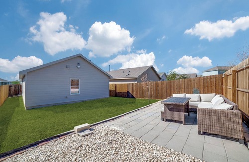 Southside House | Liberty Landing – Your Relaxing Home Base Minutes from SeaWorld & Lackland