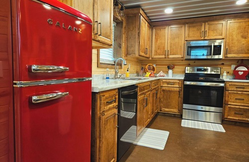 Bryant Cabin | LIBERTY LODGE - Beautiful 2-bed 2-bath Cabin in Bryant w/Fast WiFi & AC