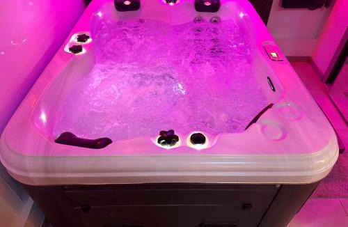 Montmorot Apartment | Liberty walk