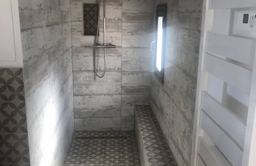 Montolieu Bed & Breakfast | Librairie Abelard