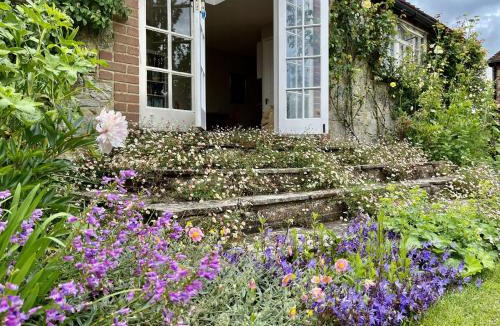 Pulborough House | Library Cottage by inspirestays-com