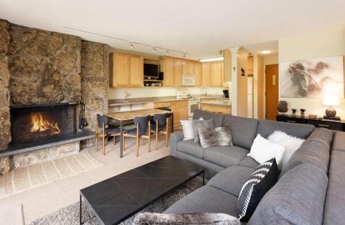 Snowmass Village House | Lichenhearth 24