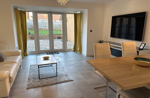 Basingstoke House | Liddle House Haven