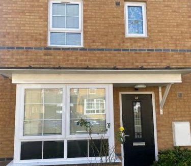 Basingstoke House | Liddle Way Garden Getaway