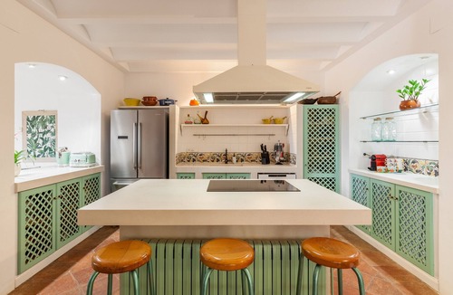 San Martin Sarroca House | Lidia Rural House for Groups: Pool, Views & Unique Experiences