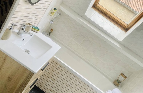 Falaise Apartment | Lidylle de Guillaume