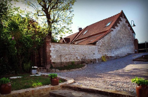 Mont-Saint-Eloi House | Liebevoll renoviertes Ferienhaus als Teil eines kleinen Bauernhauses mit abgesc by Interhome