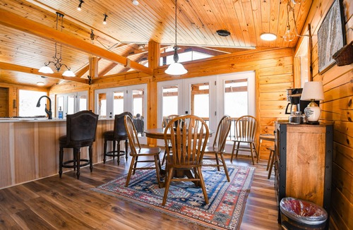 Staunton Cabin | Life is better at the Cabin