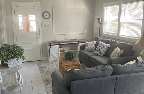 Sylvan Beach House | Life is better by the lake! Sylvan Beach home on oversized lot.