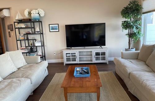 Malletts Bay House | Life on the Lake