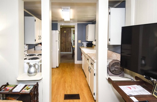 Winthrop Cottage | Life on the Lake with Private Dock & Fire Pit!