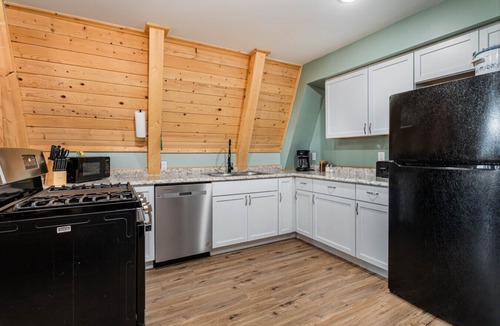 Au Gres Apartment | Life`s a Hoot A-Frame Cabin
