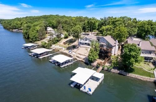Gravois Mills House | Life's Better At The Lake