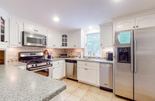 North Eastham House | Life's Better at the Beach