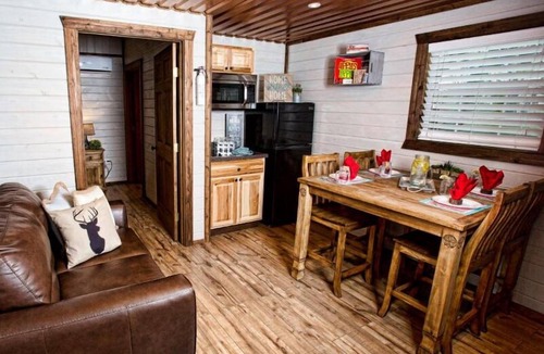 Hamlin Apartment | Life's Suites