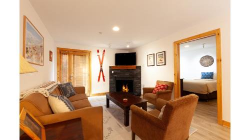 Taos Ski Valley House | Lift 1 Lookout - Snakedance Condos - WiFi - Ski Locker - Mountain Views - Shops - Restaurants