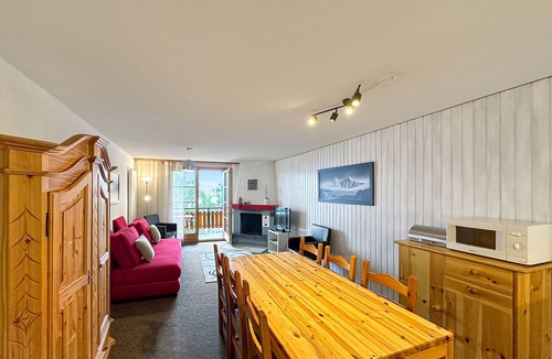 Les Mayens-de-Sion Apartment | Lift Bear Lodge -4 Valleys- Swiss Alps