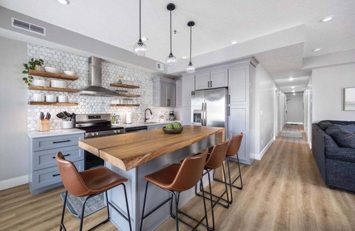 Park Point Condo | Lift Bridge Beach Access Condo 713-1