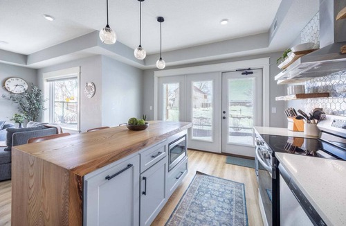 Park Point Condo | Lift Bridge Beach Access Condo 713-1