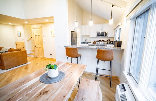 Bartlett Condo | Lift Haus - New Trailside 2br at Attitash - Clean Modern Easy