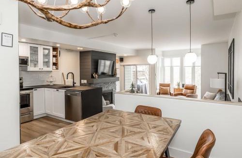 The Blue Mountains House | Lift Side Luxury Newly renovated walk to village