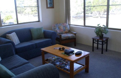 Bellara House | Light, Airy 1st Floor Unit - Marbrin Close, Bellara