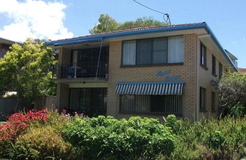 Bellara House | Light, Airy 1st Floor Unit - Marbrin Close, Bellara