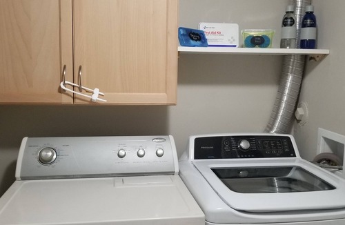 Miramar Apartment | Light & Airy 2-Bedroom Lakeview Condo with Pool