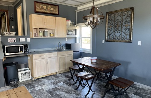 Vienna Apartment | Light and Airey new apartment on Apple Orchard minutes from Sylvan Beach
