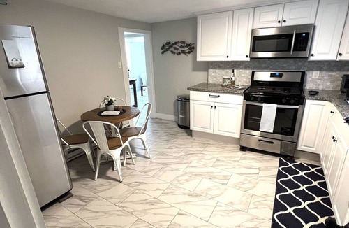 Hampton Apartment | Light and airy First floor 3-bedroom apartment by Hampton Beach