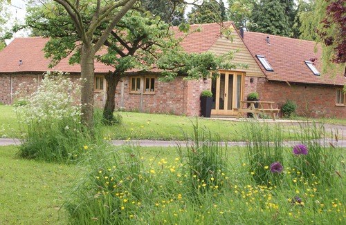 Wixford House | Light and airy stylish barn conversion set in peaceful countryside.