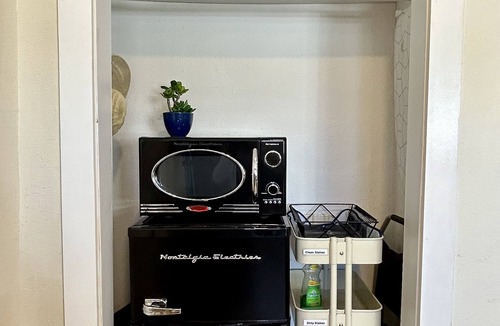 Boca Raton Apartment | Light and bright modern beach studio