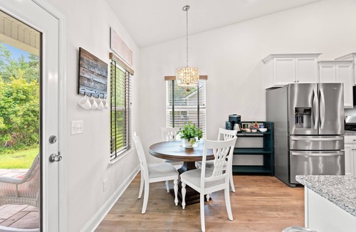 Red Hill House | Light & Bright 3BR | Golf Resort | Near Beach