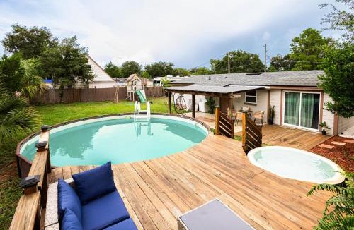 Arlington House | Light & Cozy Oasis with Private Pool and Hot Tub