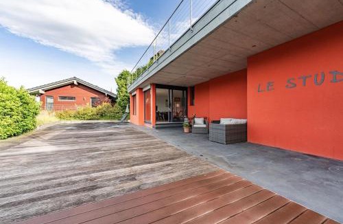 Oberhofen am Thunersee Apartment | Light-filled studio with panoramic views