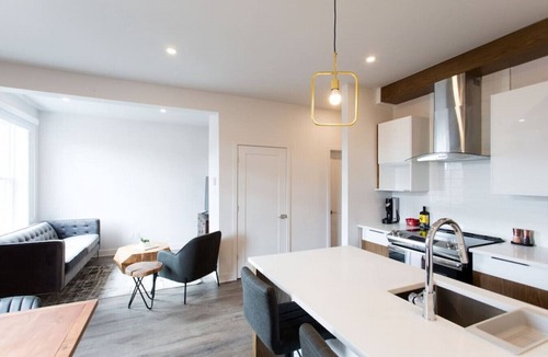Mile End Apartment | Light Filled 2 Bdr Unit in Mile End by Denstays