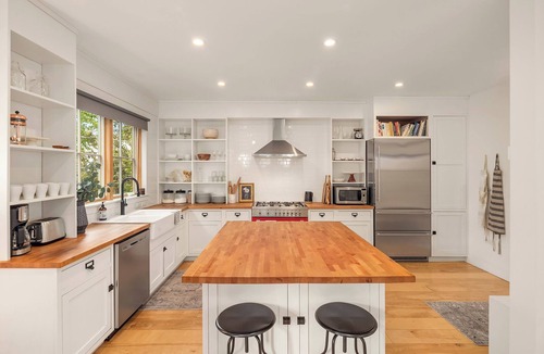 Queen Anne House | Light filled 6BR Home w/Game Lounge + Private Guest Suite Walkable Minutes 2 DT