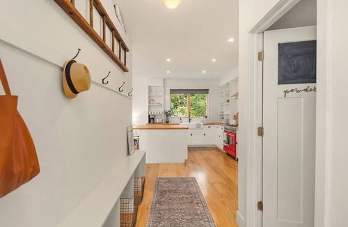 Queen Anne House | Light filled 6BR Home w/Game Lounge + Private Guest Suite Walkable Minutes 2 DT