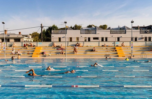 Collingwood Apartment | Light-filled Artistic Getaway - Smith St