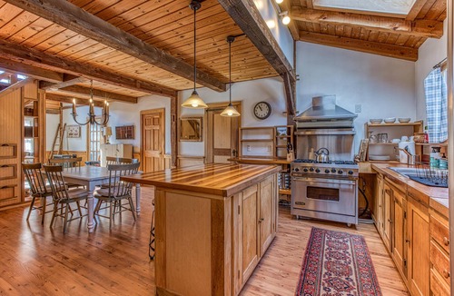 Stockbridge Cottage | Light-filled Carpenter's Cottage w/EV charger!