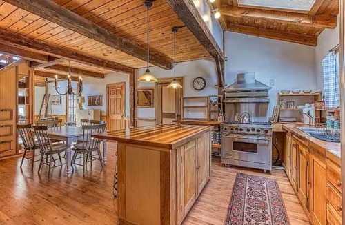Stockbridge Cottage | Light-filled Carpenter's Cottage