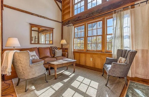 Stockbridge Cottage | Light-filled Carpenter's Cottage