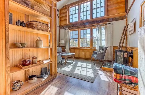 Stockbridge Cottage | Light-filled Carpenter's Cottage