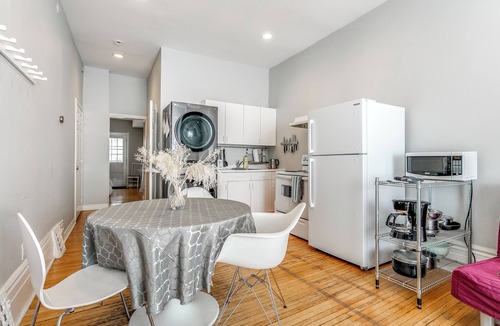 Bickford Park Apartment | Light Filled Little Italy Suite w/Private Garden
